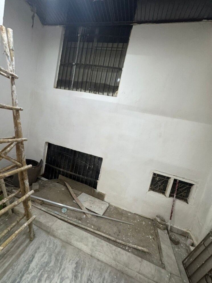 Living Room, royce-vaishali 3 Bedroom 1350 Sq.Ft. Builder Floor In Vaishali Sector 5 Ghaziabad 8160093