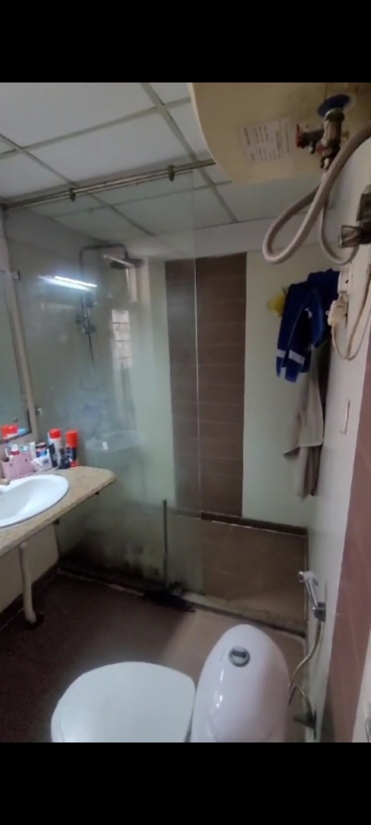 Bathroom, exotica-elegance 4 Bedroom 2050 Sq.Ft. Apartment In Vaibhav Khand Ghaziabad 8160117