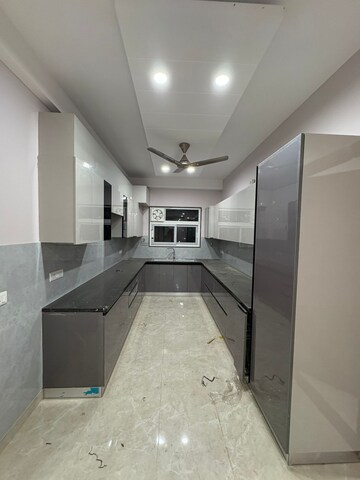 Building Lobby in 3 BHK Builder Floor at Sector 57 – for Rent