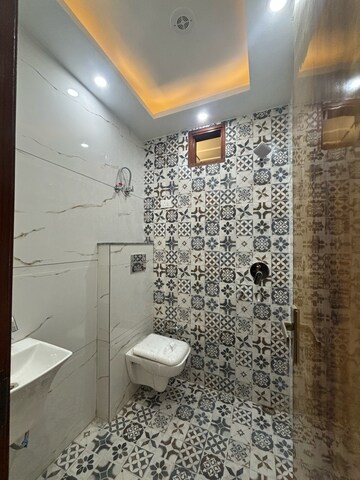 Bathroom in 2 BHK Builder Floor at Uttam Nagar – for Rent