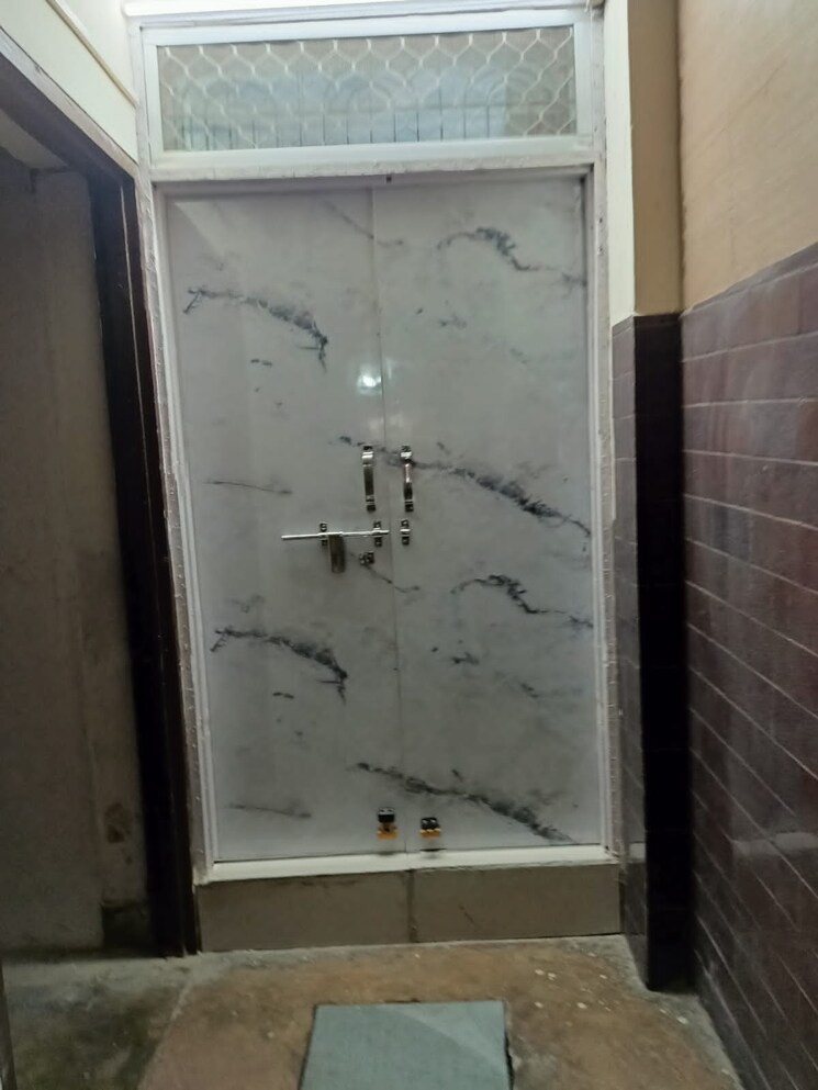 Bathroom, aliganj 1.5 Bedroom 800 Sq.Ft. Builder Floor In Aliganj Lucknow 8160198