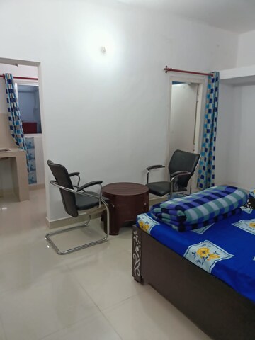 Living Room in 1.5 BHK Builder Floor at Aliganj – for Rent