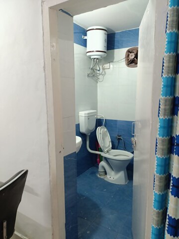 Bathroom in 1.5 BHK Builder Floor at Aliganj – for Rent