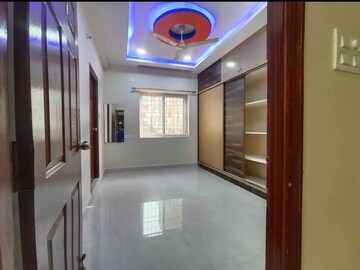 Room in 2 BHK Apartment at Mantri Celestia, Gachibowli – for Rent