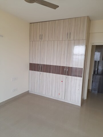 Room in 3 BHK Apartment at Dhoot Time Residency, Sector 63 – for Rent