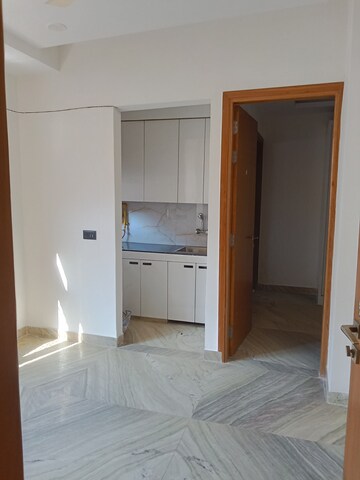 Room in 2 BHK Builder Floor at Safdarjung Enclave – for Rent