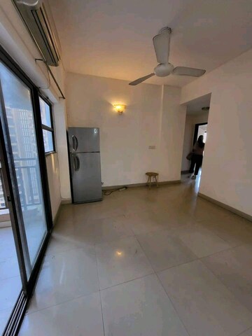 Room in 3.5 BHK Apartment at Ardee City Palm Grove Heights, Sector 52 – for Rent