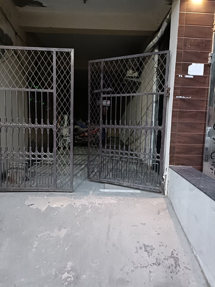 Balcony, rajendra nagar 3 Bedroom 120 Sq.Yd. Independent House In Rajendra Nagar Ghaziabad 8160346