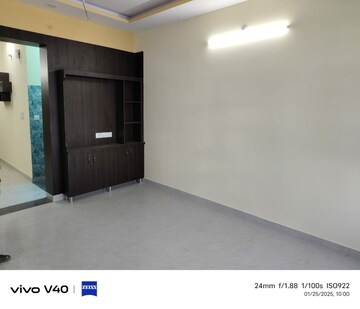 Room in 2 BHK Independent House at Gomti Nagar – for Rent