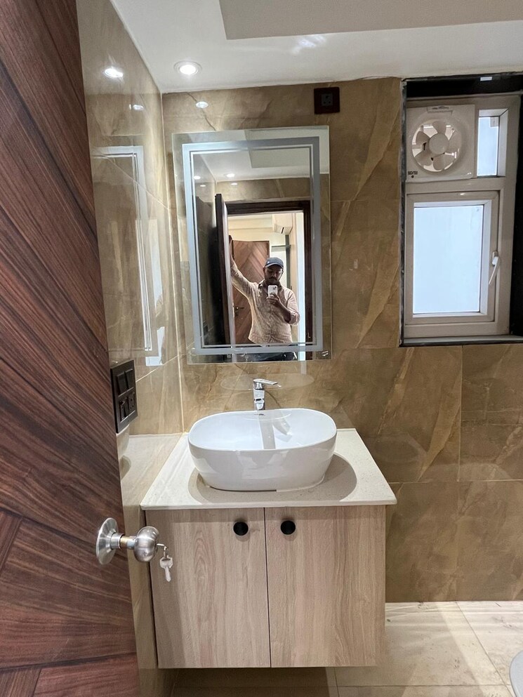 Bathroom, ansal-sushant-estate 3 Bedroom 1400 Sq.Ft. Apartment In Sector 52 Gurgaon 8160400