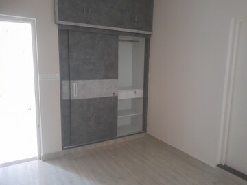 Room in 2 BHK Builder Floor at Nri Layout – for Rent
