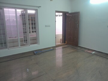 Room in 2 BHK Builder Floor at Nri Layout – for Rent