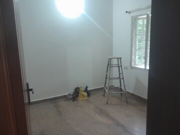 Room in 2 BHK Builder Floor at Nri Layout – for Rent