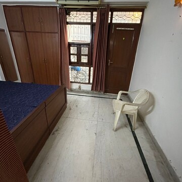 Room in 3 BHK Builder Floor at Uday Park – for Rent