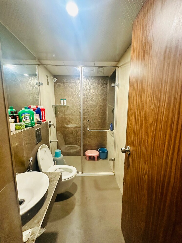 Attached Bathroom, lodha-eternis 2 Bedroom 783 Sq.Ft. Apartment In Andheri East Mumbai 8160714