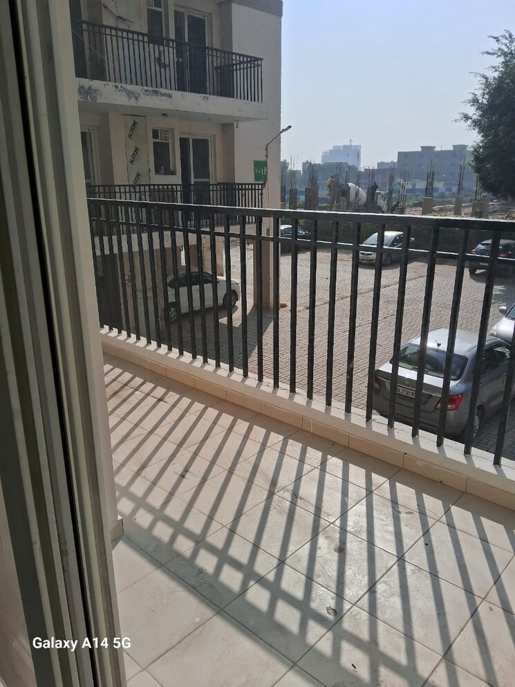 Balcony, motiaz-royal-citi 3 Bedroom 1460 Sq.Ft. Apartment In Ambala Highway Zirakpur 8160690