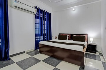 Room in  Pg at Gomti Nagar – for Rent