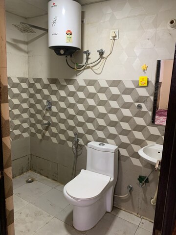 Team Area in 1 RK Builder Floor at Ansal Sushant Lok I, Sector 43 – for Rent