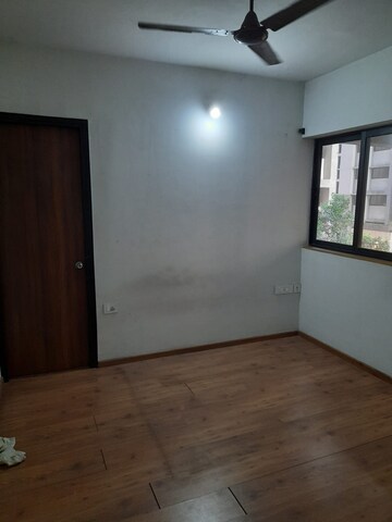 Room in 2 BHK Apartment at Lodha Casa Urbano, Dombivli East – for Rent