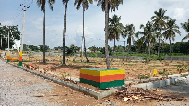 Plot For Sale in Apoorva Says A
