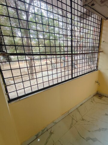 Balcony in 1 BHK Builder Floor at Ansal Sushant Lok I, Sector 43 – for Rent