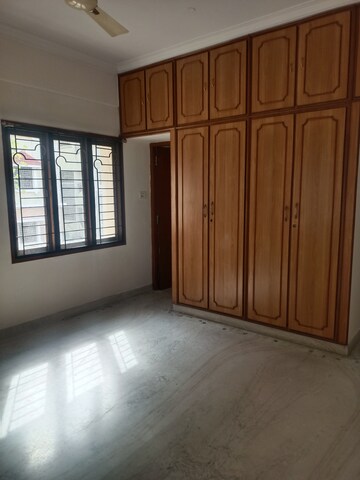 Room in 2 BHK Apartment at Begumpet – for Rent