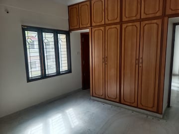 Room in 2 BHK Apartment at Begumpet – for Rent