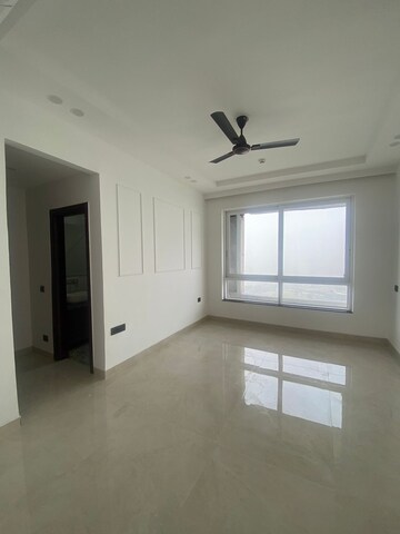 Room in 3 BHK Apartment at Jaypee Kalypso Court, Sector 128 – for Rent