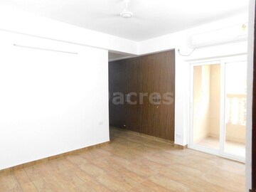 Room in 1 RK Apartment at Purvanchal Royal City, Chi V Greater Noida – for Rent