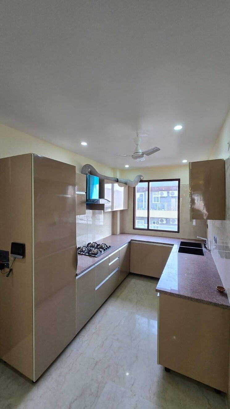Kitchen, emaar-the-palm-drive-the-premier-terraces 3 Bedroom 1950 Sq.Ft. Apartment In Sector 66 Gurgaon 8160970