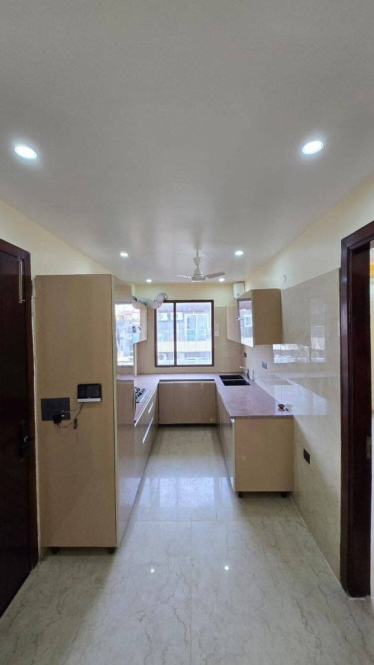 Kitchen, emaar-the-palm-drive-the-premier-terraces 3 Bedroom 1950 Sq.Ft. Apartment In Sector 66 Gurgaon 8160970