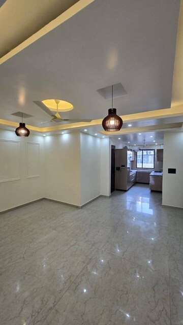 Room in 3 BHK Apartment at Emaar The Palm Drive-The Premier Terraces, Sector 66 – for Sale