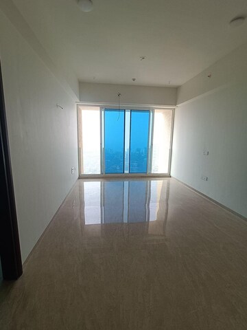 Room in 3 BHK Apartment at Raheja Imperia, Worli – for Rent