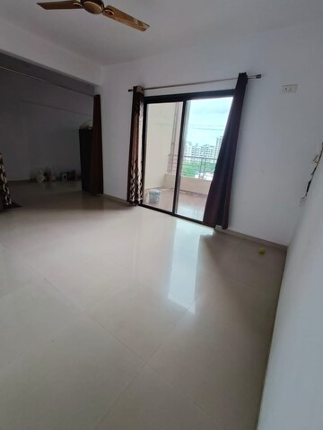 Room in 2 BHK Apartment at Satyam Serenity, Wadgaon Sheri – for Rent