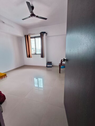 Room in 2 BHK Apartment at Satyam Serenity, Wadgaon Sheri – for Rent