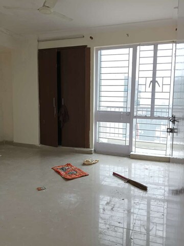 Room in 3 BHK Apartment at Vasant Kunj – for Rent