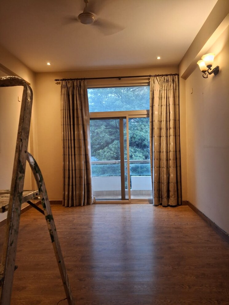 Room, saket 4 Bedroom 500 Sq.Yd. Apartment In Saket Delhi 8161187