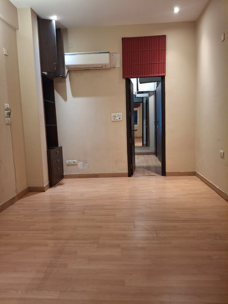 Room, saket 4 Bedroom 500 Sq.Yd. Apartment In Saket Delhi 8161187