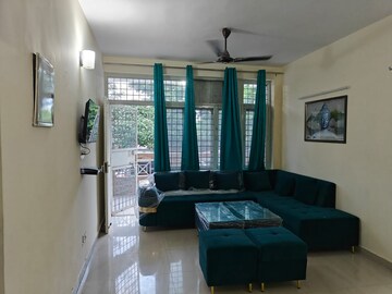 Living Room in 3.5 BHK Builder Floor at Ardee City, Sector 52 – for Rent