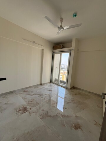 Room in 2 BHK Apartment at Mantra Monarch, Balewadi – for Rent