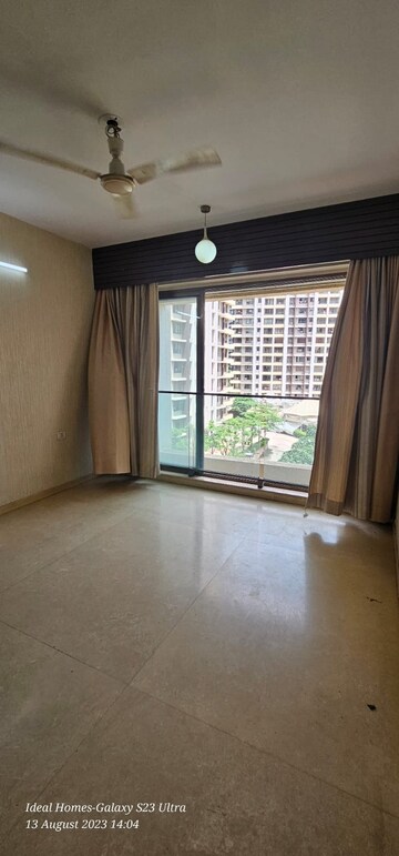 Room in 2.5 BHK Apartment at Kalpataru Aura, Ghatkopar West – for Rent