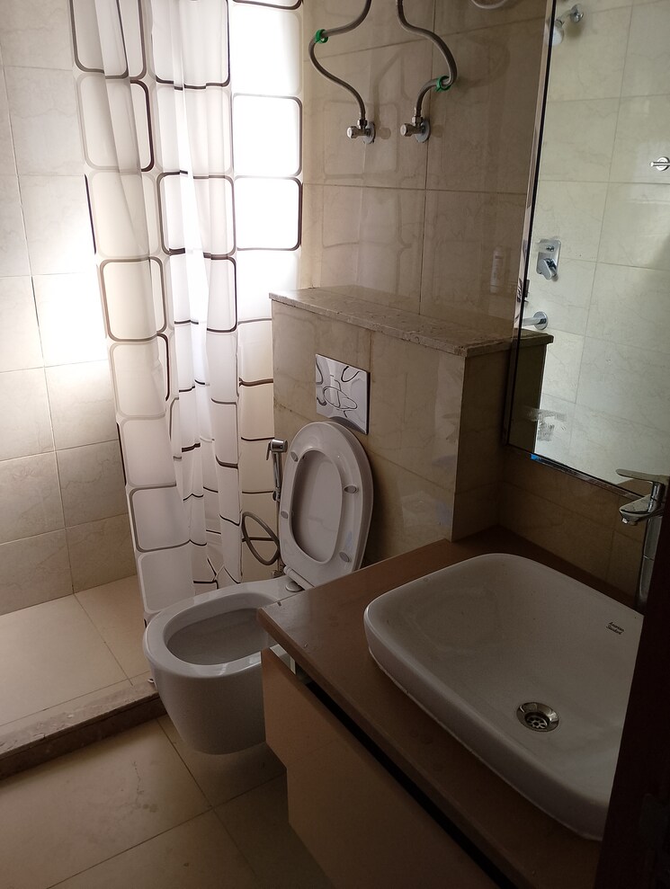 Bathroom, bptp-terra 3 Bedroom 1815 Sq.Ft. Apartment In Sector 37d Gurgaon 8161324