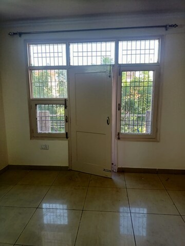 Room in 2.5 BHK Apartment at Oasis Green, Patiala Road – for Rent
