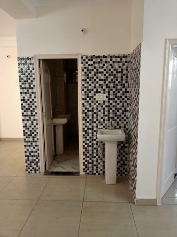 Bathroom in 2.5 BHK Apartment at Oasis Green, Patiala Road – for Rent