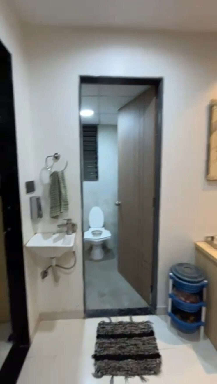 Bathroom, jahangirpura 3 Bedroom 1697 Sq.Ft. Apartment In Jahangirpura Surat 8161343
