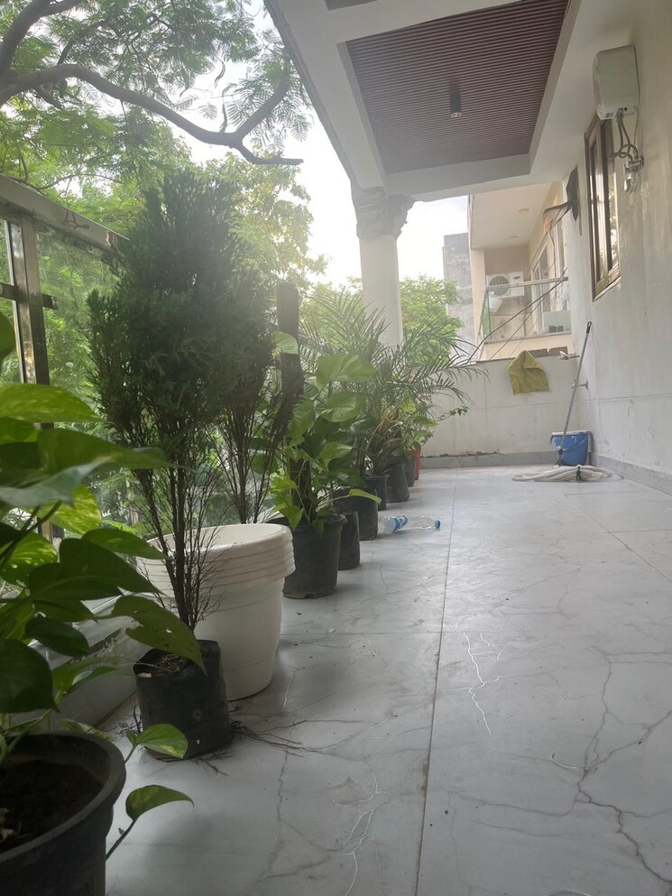  Parking, 4-marla 4 Bedroom 161 Sq.Yd. Independent House In Sector 10a Gurgaon 8161389