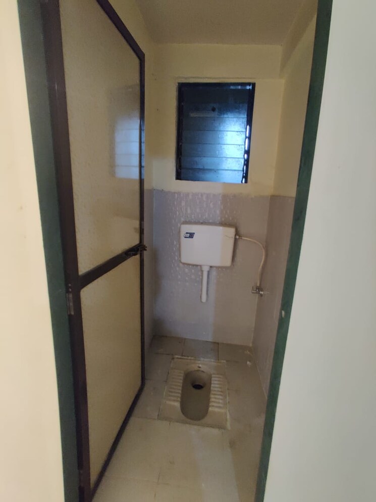 Bathroom, runwal-garden-city 2 Bedroom 526 Sq.Ft. Apartment In Balkum Pada Thane 8161379