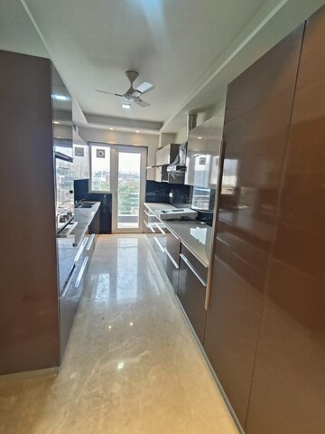 Kitchen in 3.5 BHK Builder Floor at BPTP Amstoria, Sector 102 – for Sale