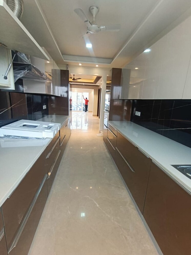 Kitchen, bptp-amstoria 3.5 Bedroom 2367 Sq.Ft. Builder Floor In Sector 102 Gurgaon 8161395