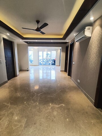 Room in 3.5 BHK Builder Floor at BPTP Amstoria, Sector 102 – for Sale